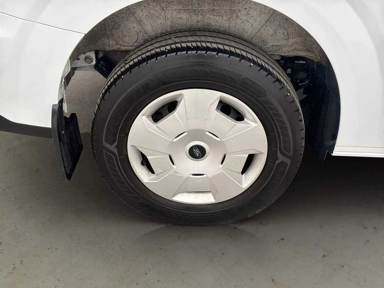 Vehicle image 25