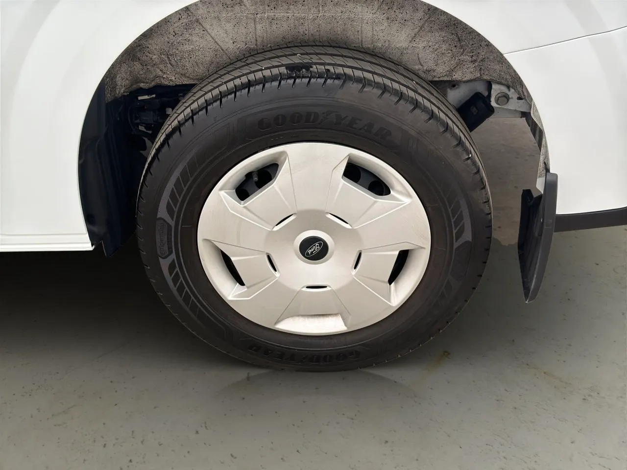 Vehicle image 24