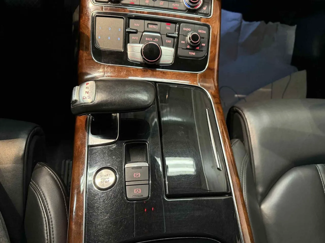 Vehicle image 25