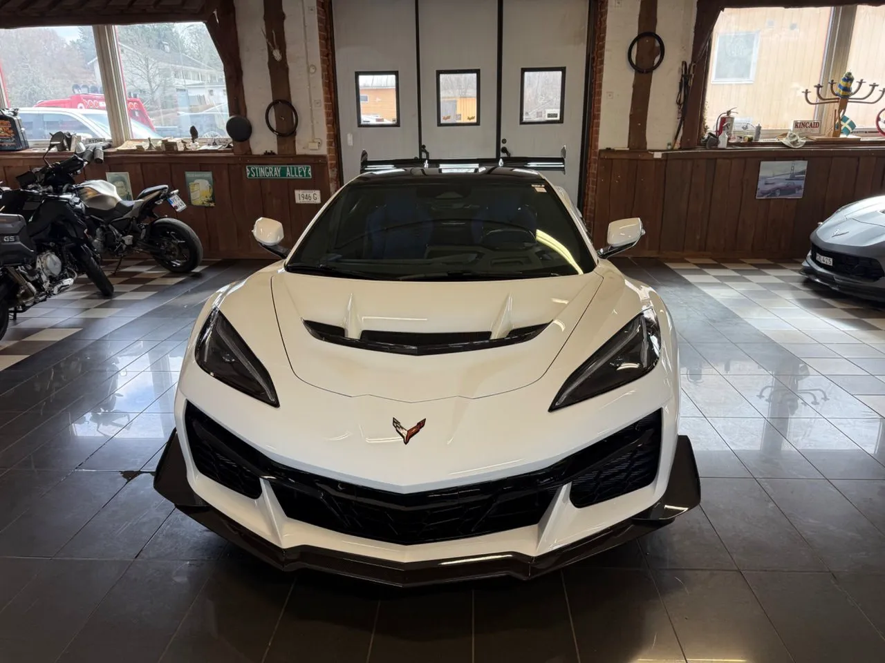 Vehicle image 8