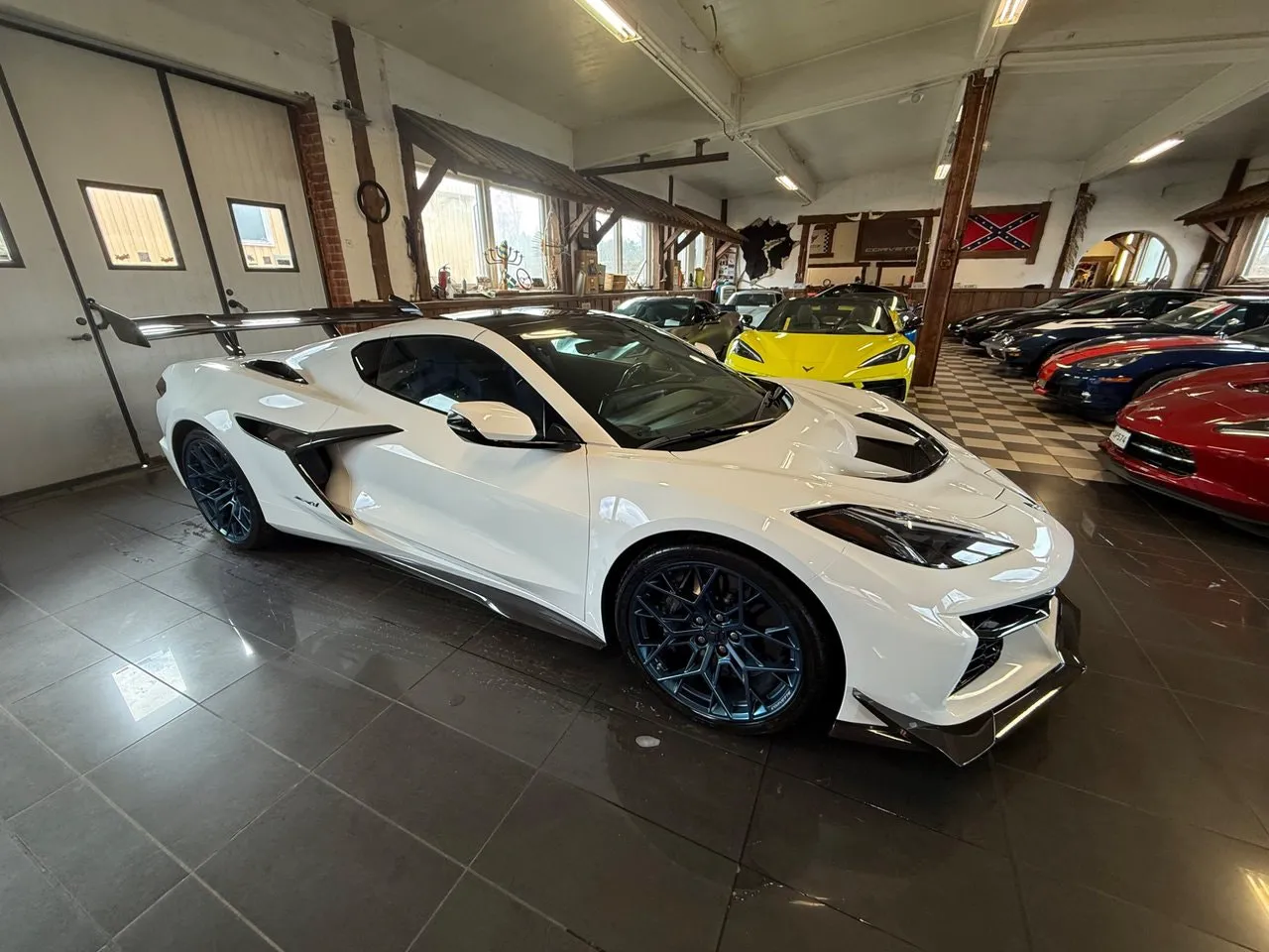 Vehicle image 14