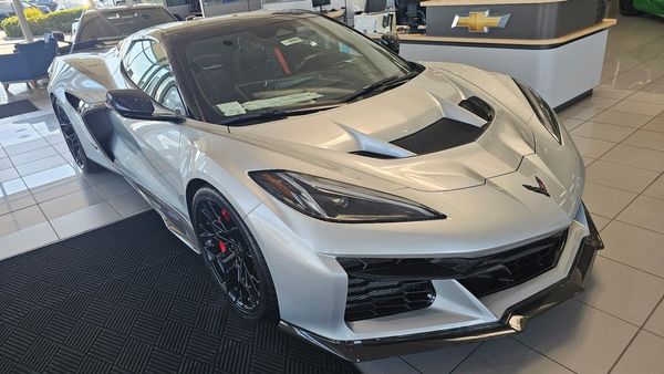 Chevrolet Corvette C8 ZR1 3LZ cab 1064 HK - 2026