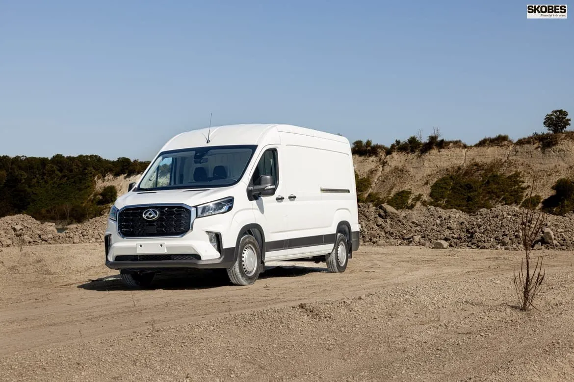 Vehicle image 3