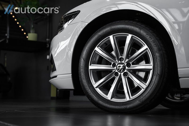 Volkswagen Passat bild 8