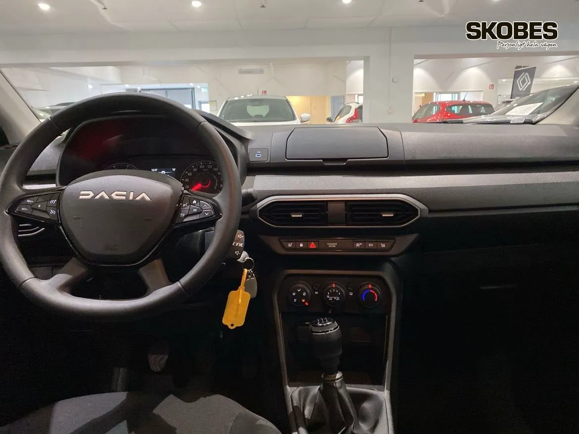 Vehicle image 11