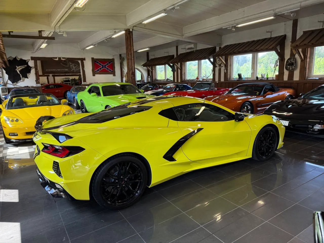 Vehicle image 10