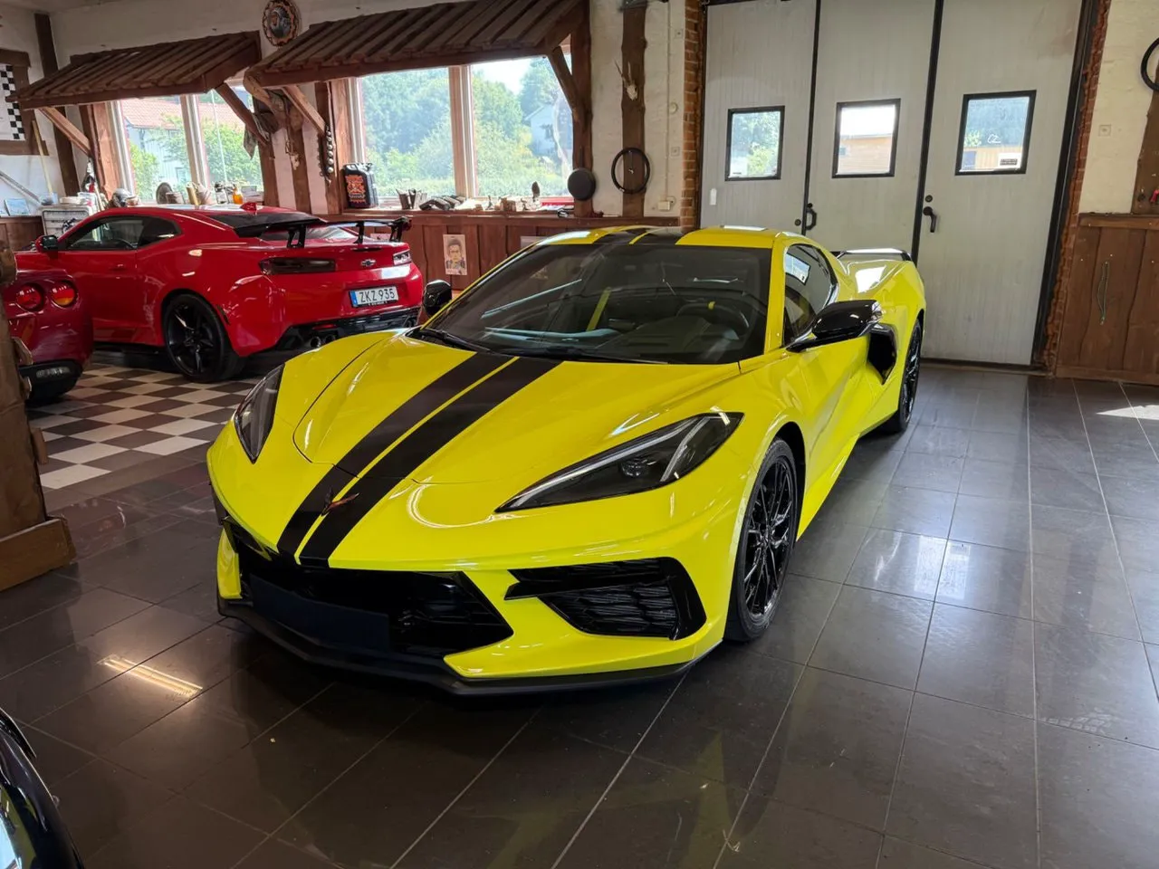 Vehicle image 4