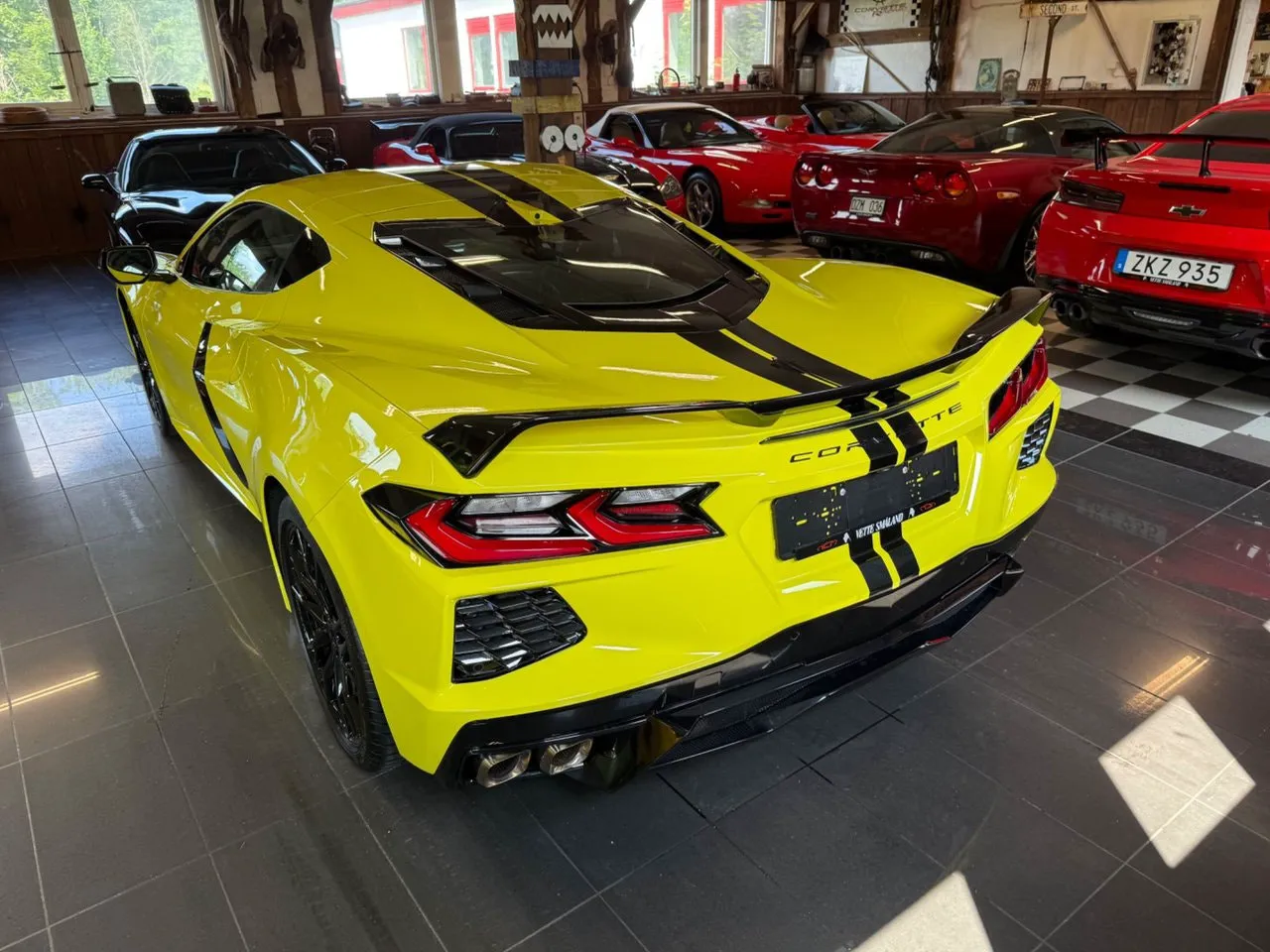 Vehicle image 8