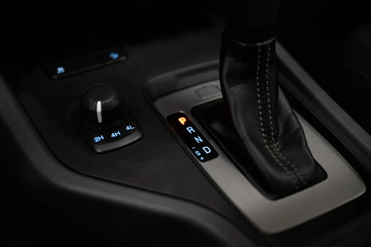 Vehicle image 18