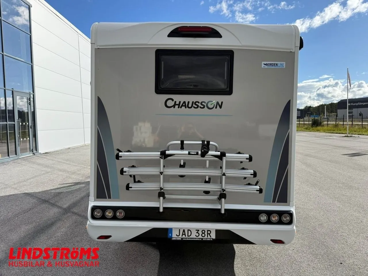 Vehicle image 26