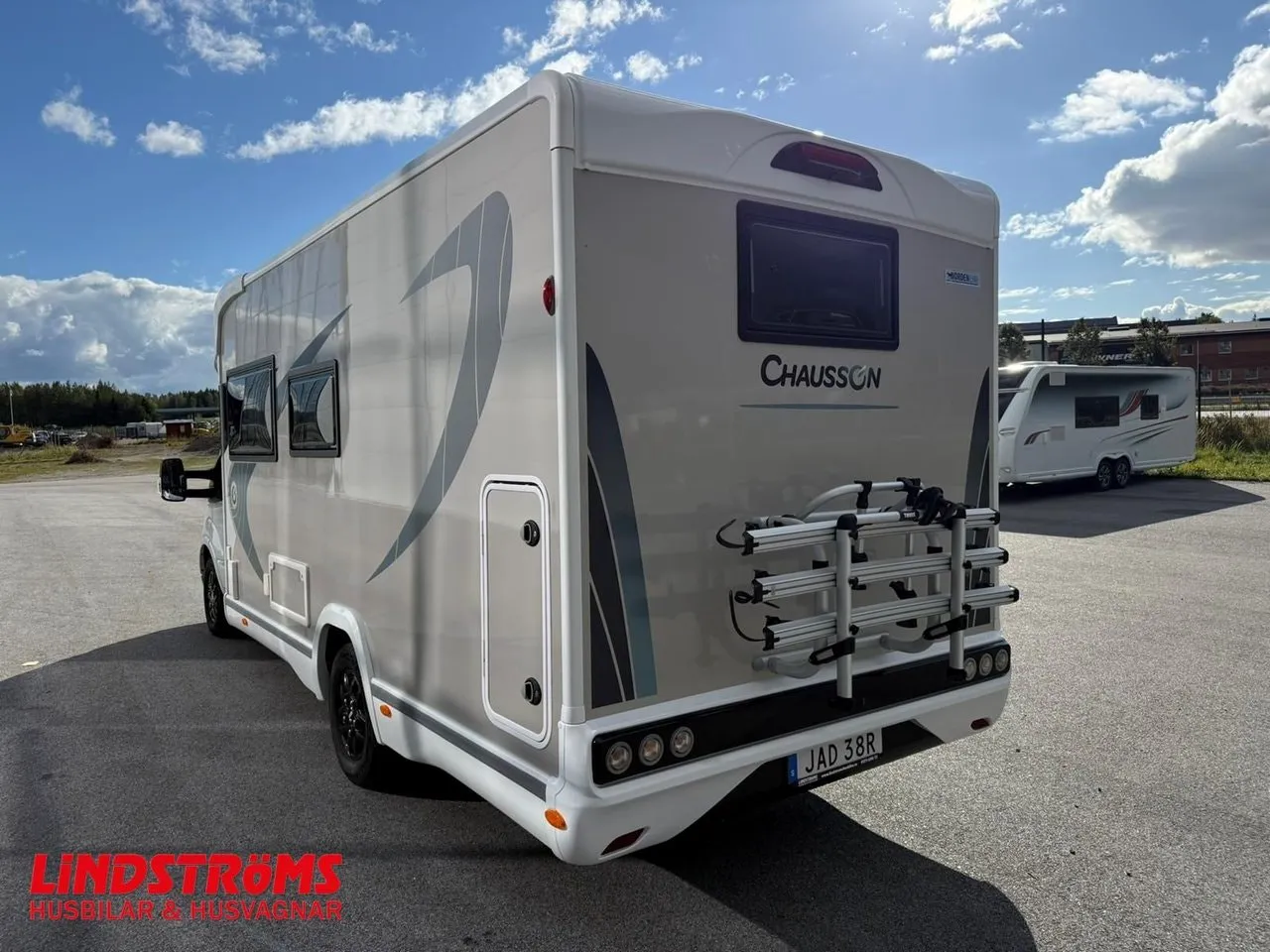 Vehicle image 25