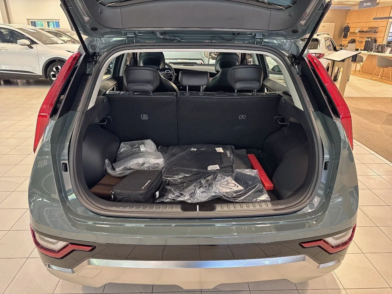Vehicle image 13