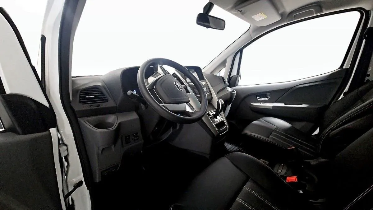 Vehicle image 11