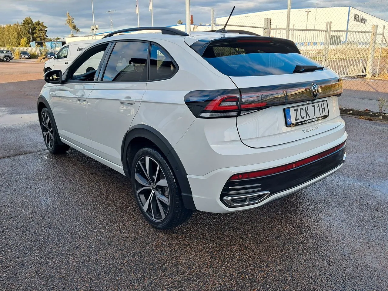 Vehicle image 3