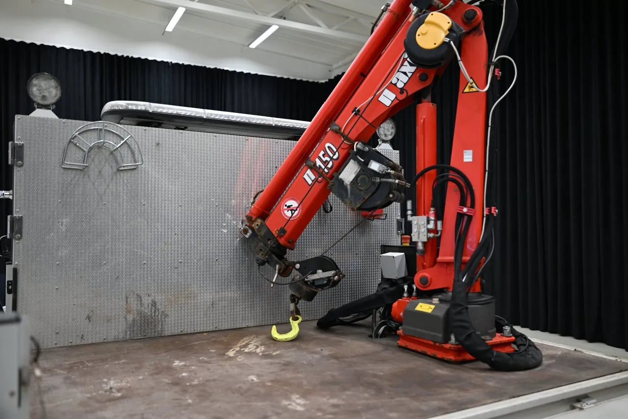 Vehicle image 9