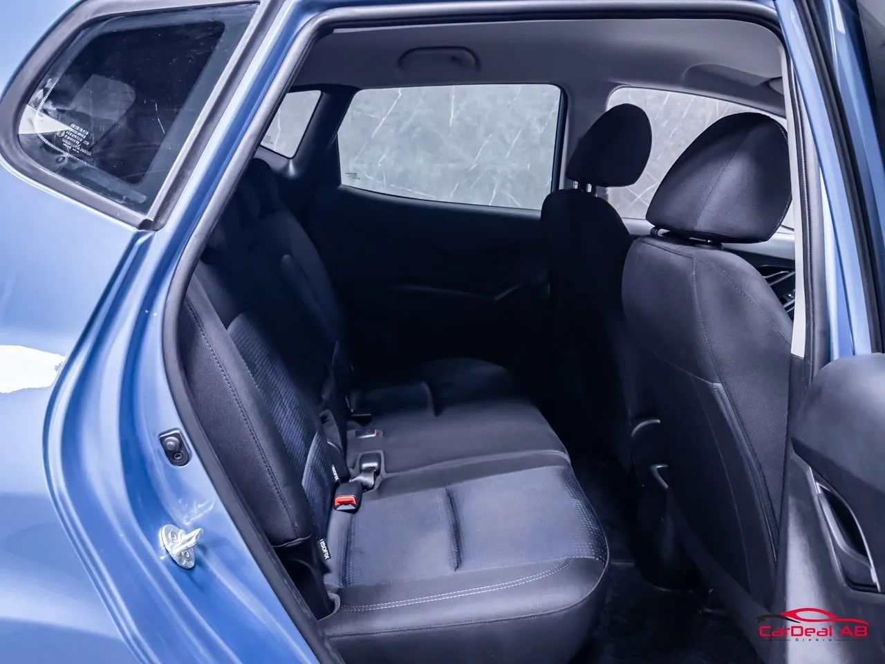 Vehicle image 15