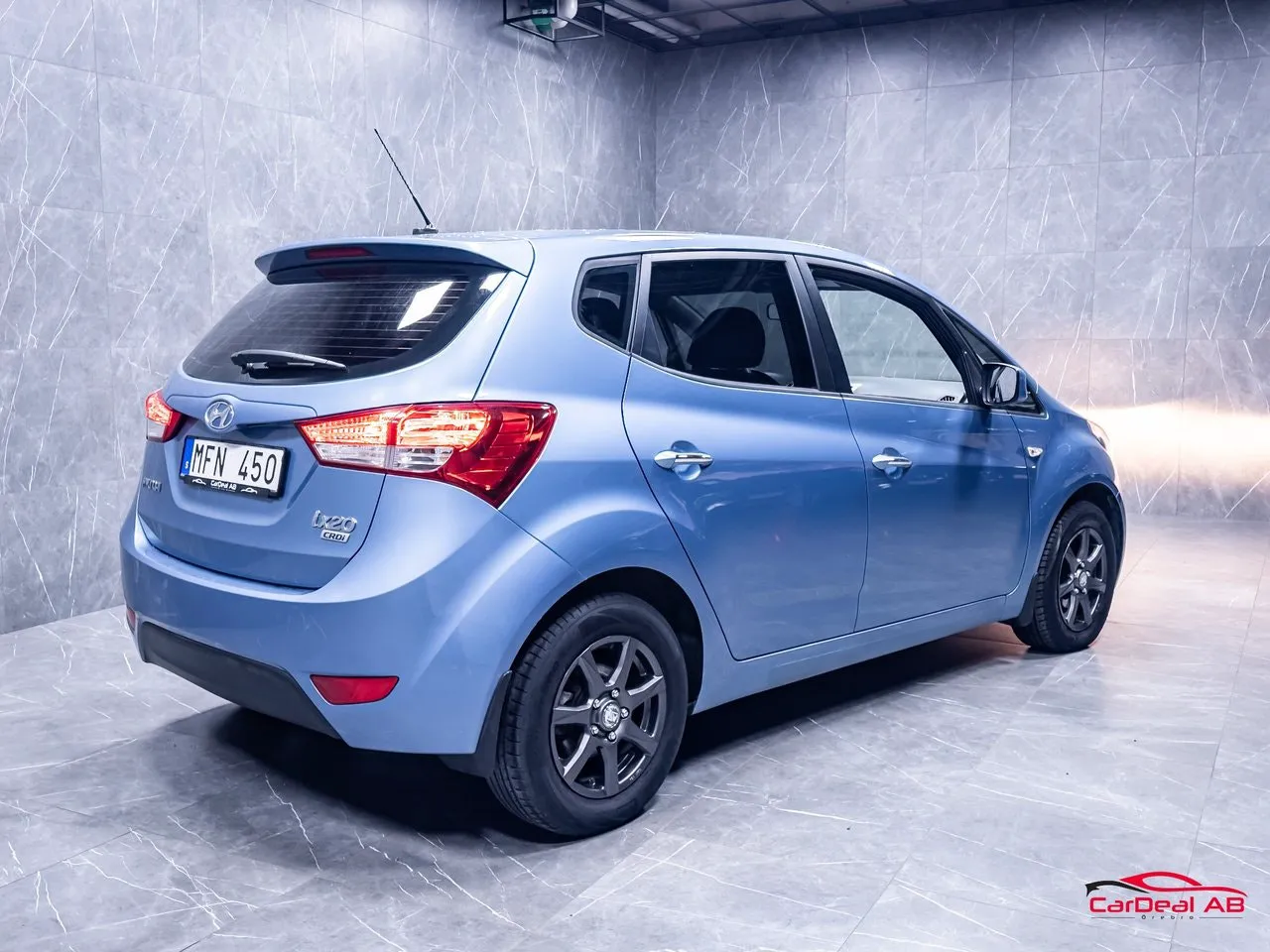 Vehicle image 6