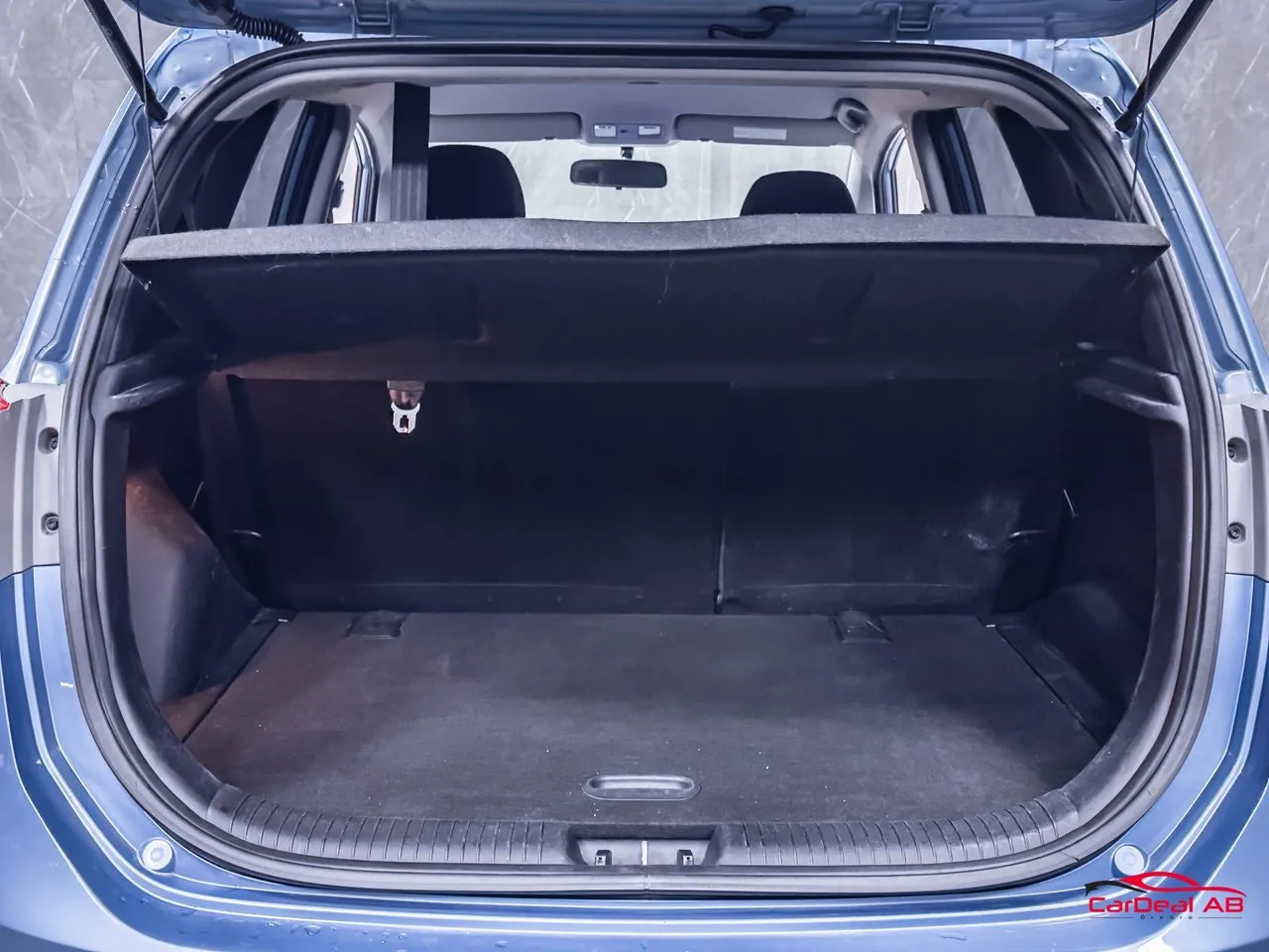 Vehicle image 16