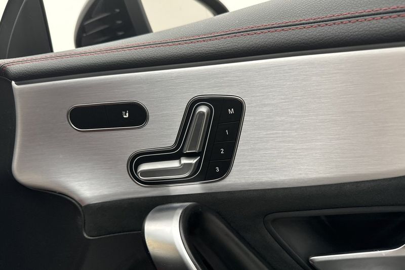 Mercedes CLA45 AMG bild 15