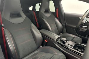 Mercedes CLA45 AMG bild 16