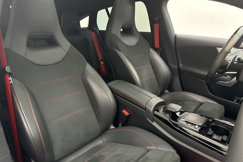 Mercedes CLA45 AMG bild 16