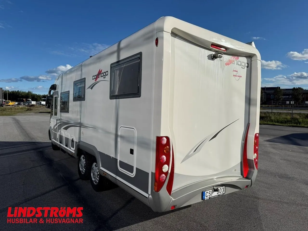 Vehicle image 24