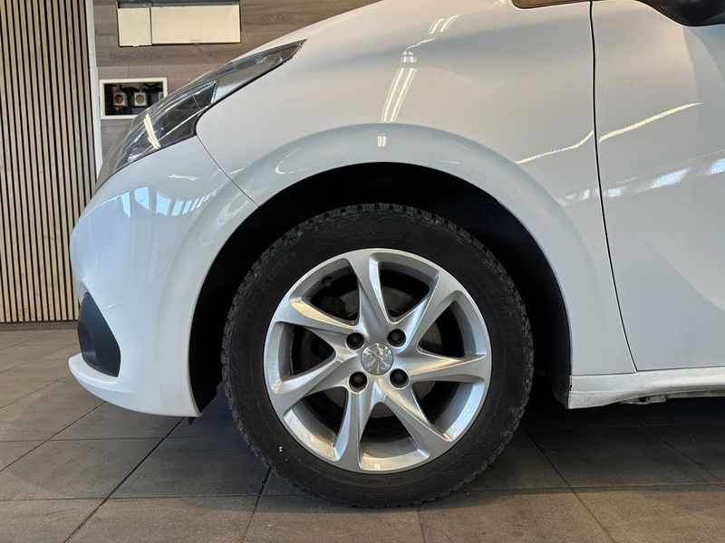 Peugeot 208 bild 24