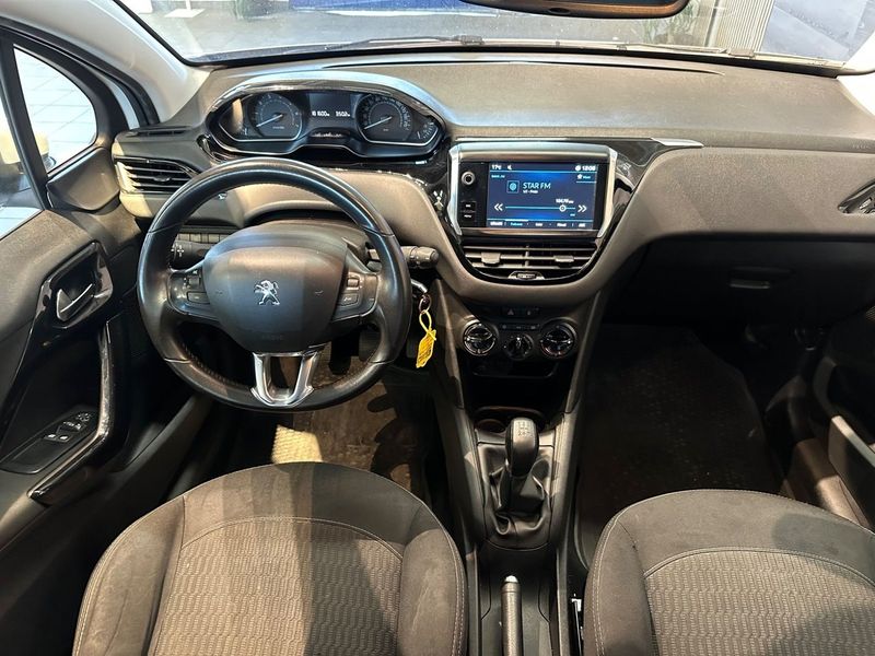 Peugeot 208 bild 11