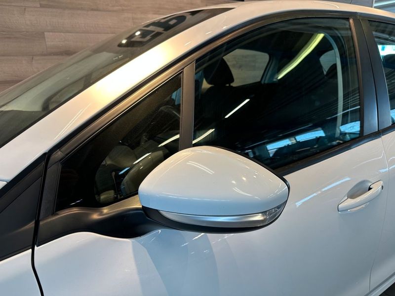 Peugeot 208 bild 23