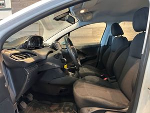 Peugeot 208 bild 7