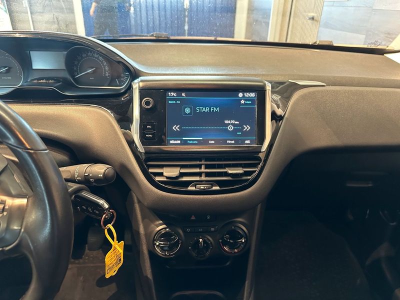 Peugeot 208 bild 14