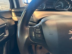 Peugeot 208 bild 19