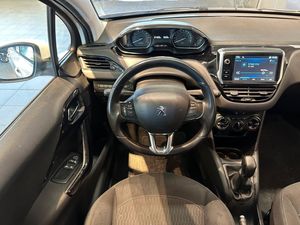 Peugeot 208 bild 12