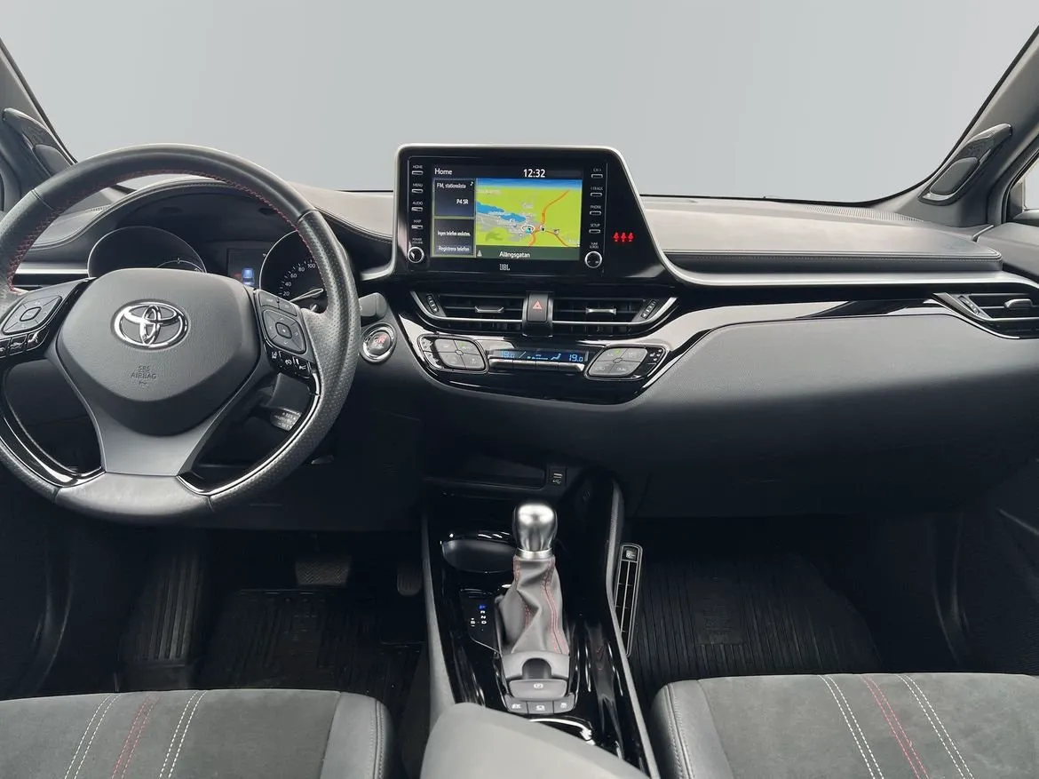 Vehicle image 7