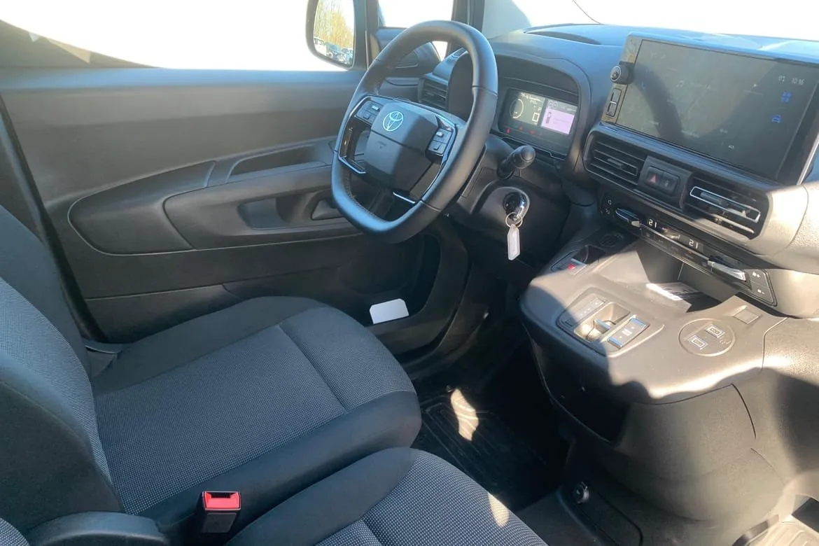 Vehicle image 11