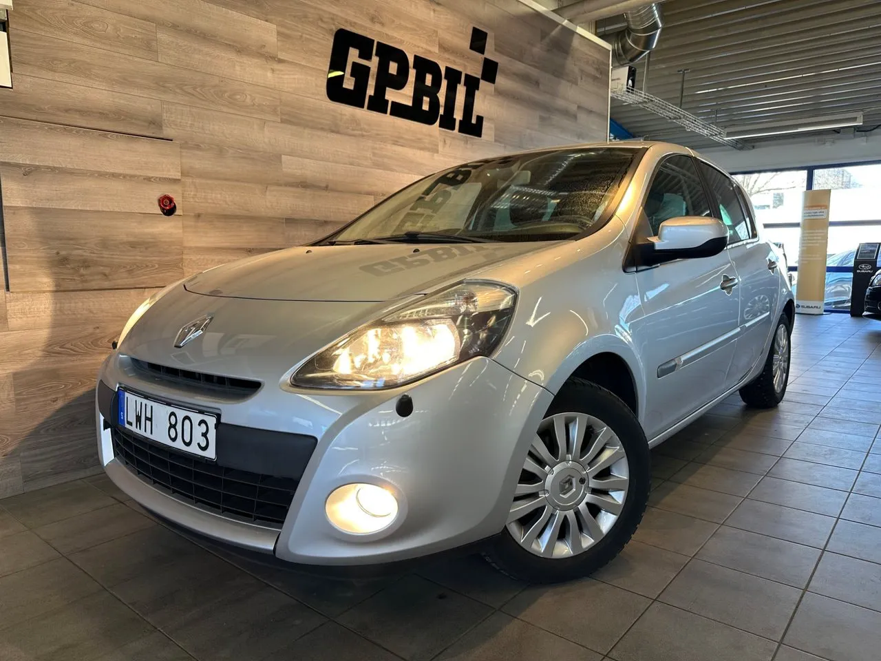 Vehicle image 3