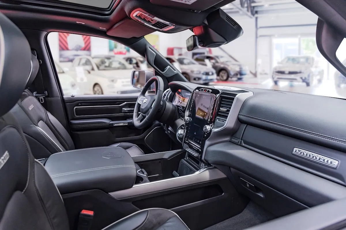 Vehicle image 13
