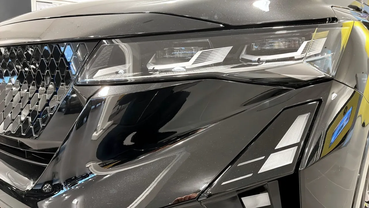 Vehicle image 22