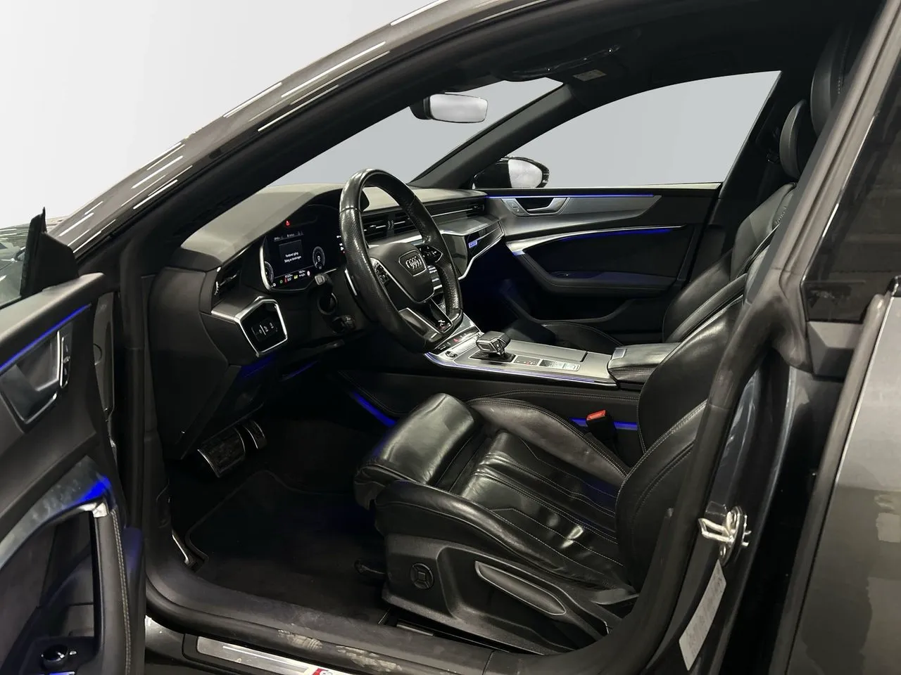 Vehicle image 6