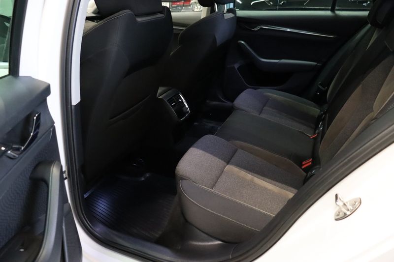 Skoda Octavia bild 8