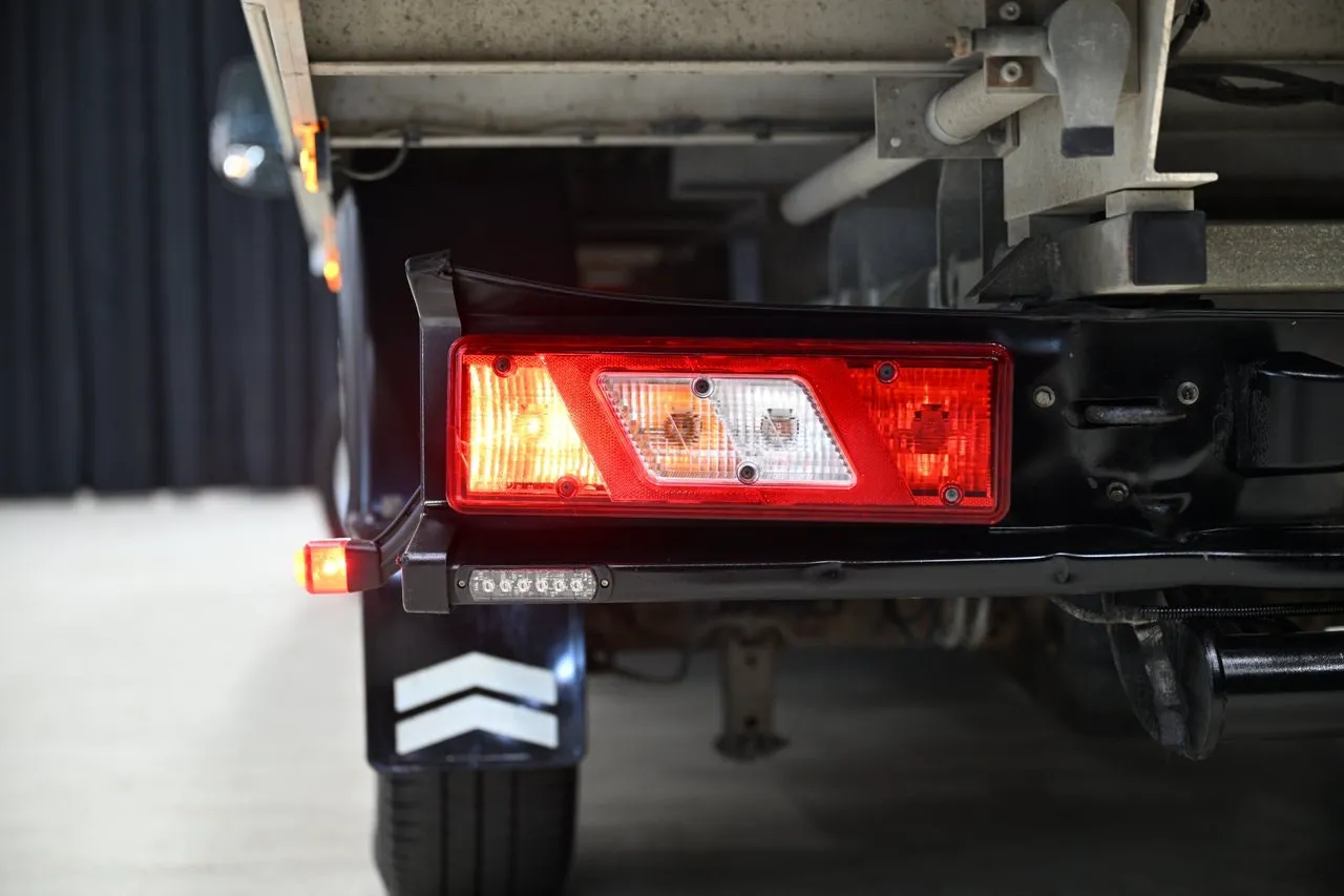 Vehicle image 21