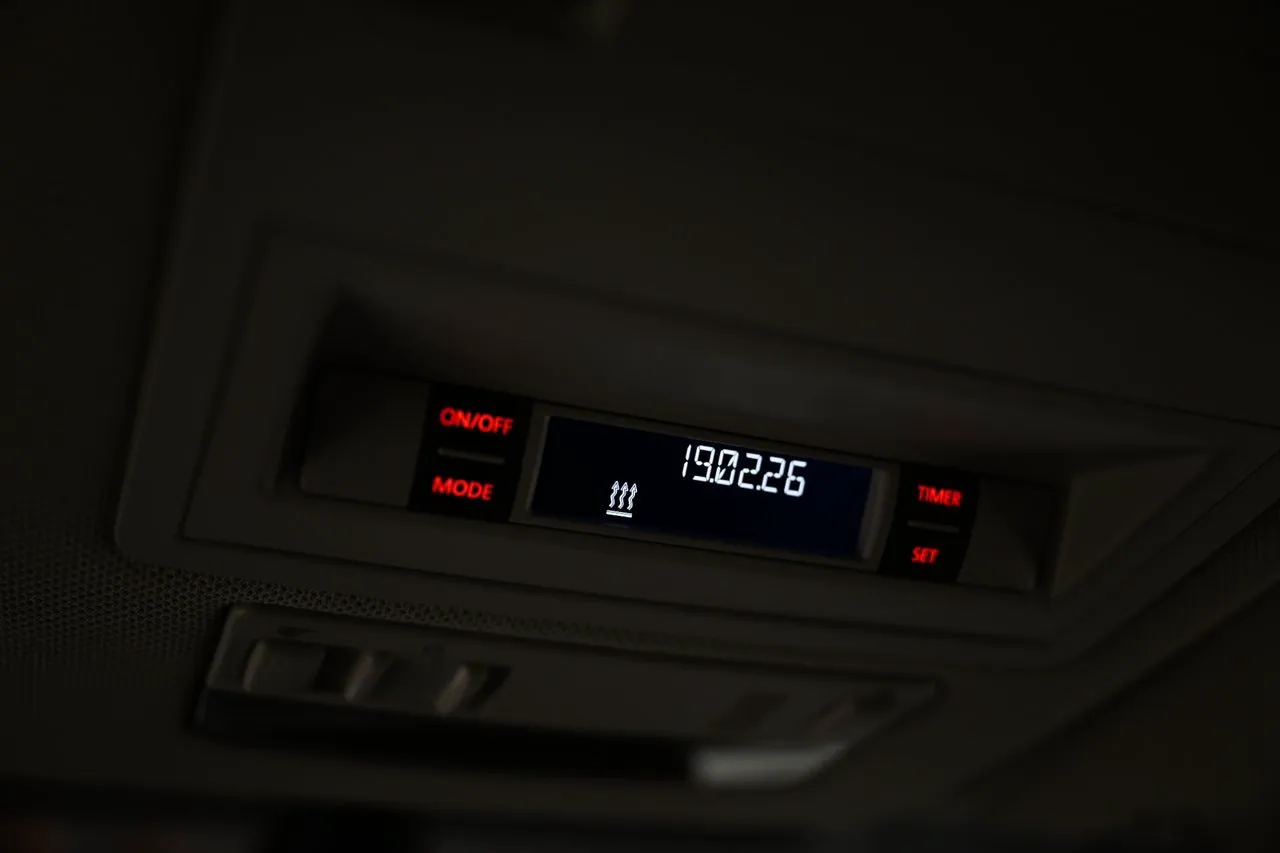 Vehicle image 20