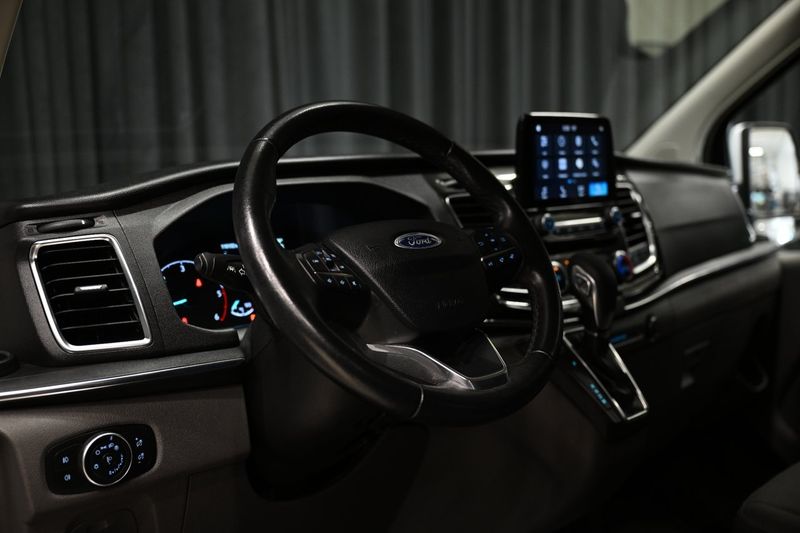 Ford Tourneo Custom bild 13