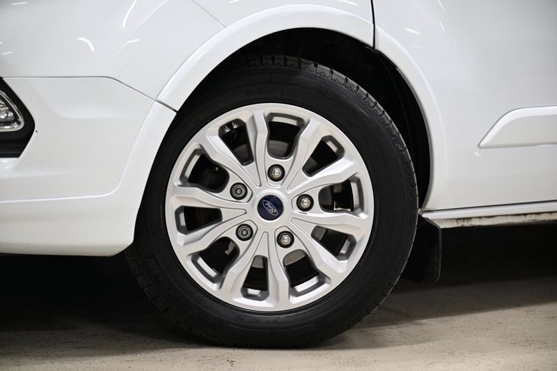 Ford Tourneo Custom bild 4