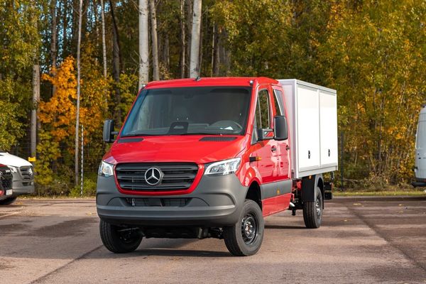 Mercedes Sprinter 319 CDI 4x4 Skåp Crew Cab 6 pl. - 2025