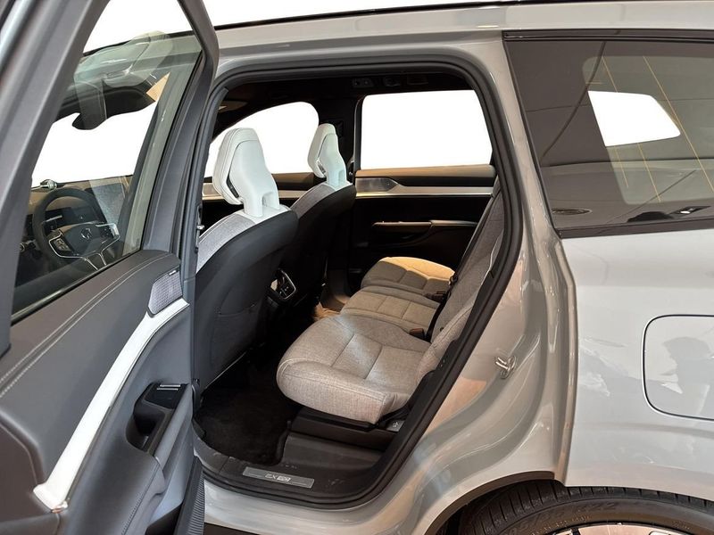 Volvo EX90 bild 8