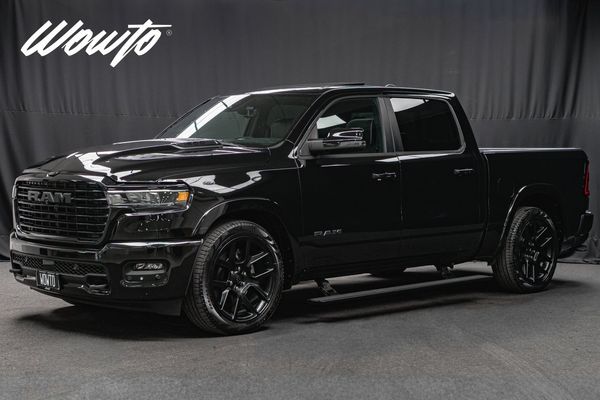 Dodge 1500 RAM 420HK Laramie Night Premium / 2025 / Ny - 2025