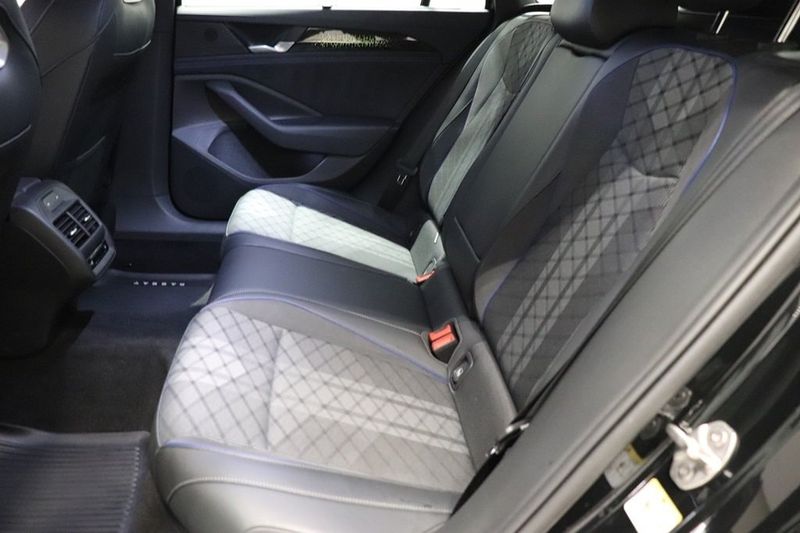 Volkswagen Passat bild 8