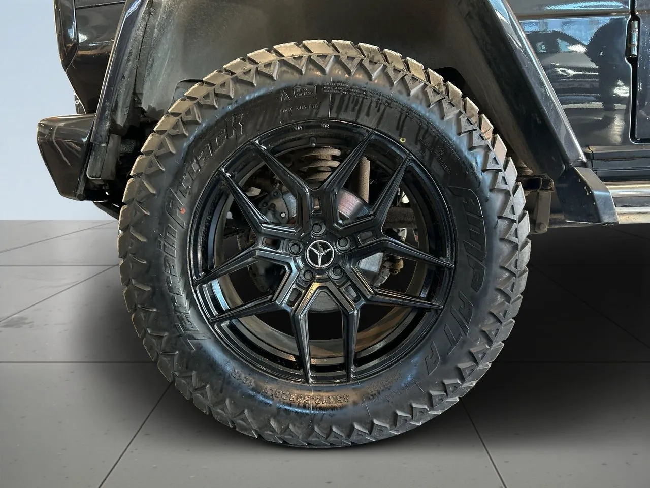 Vehicle image 13