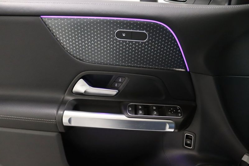 Mercedes GLB200 bild 18